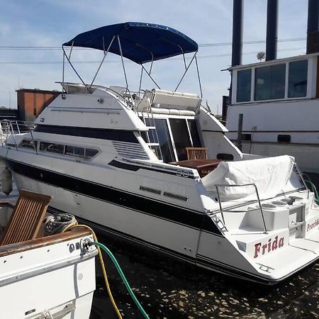 Yacht Stay Providence Marina Extérieur photo