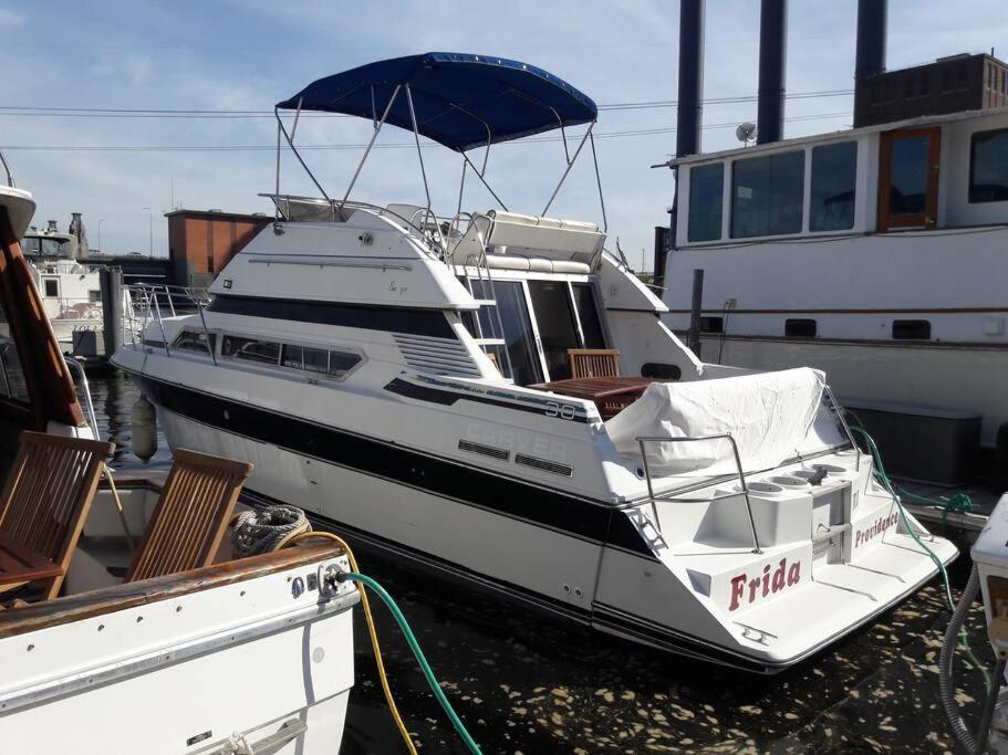 Yacht Stay Providence Marina Extérieur photo