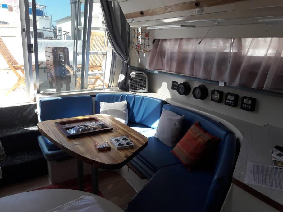 Yacht Stay Providence Marina Extérieur photo
